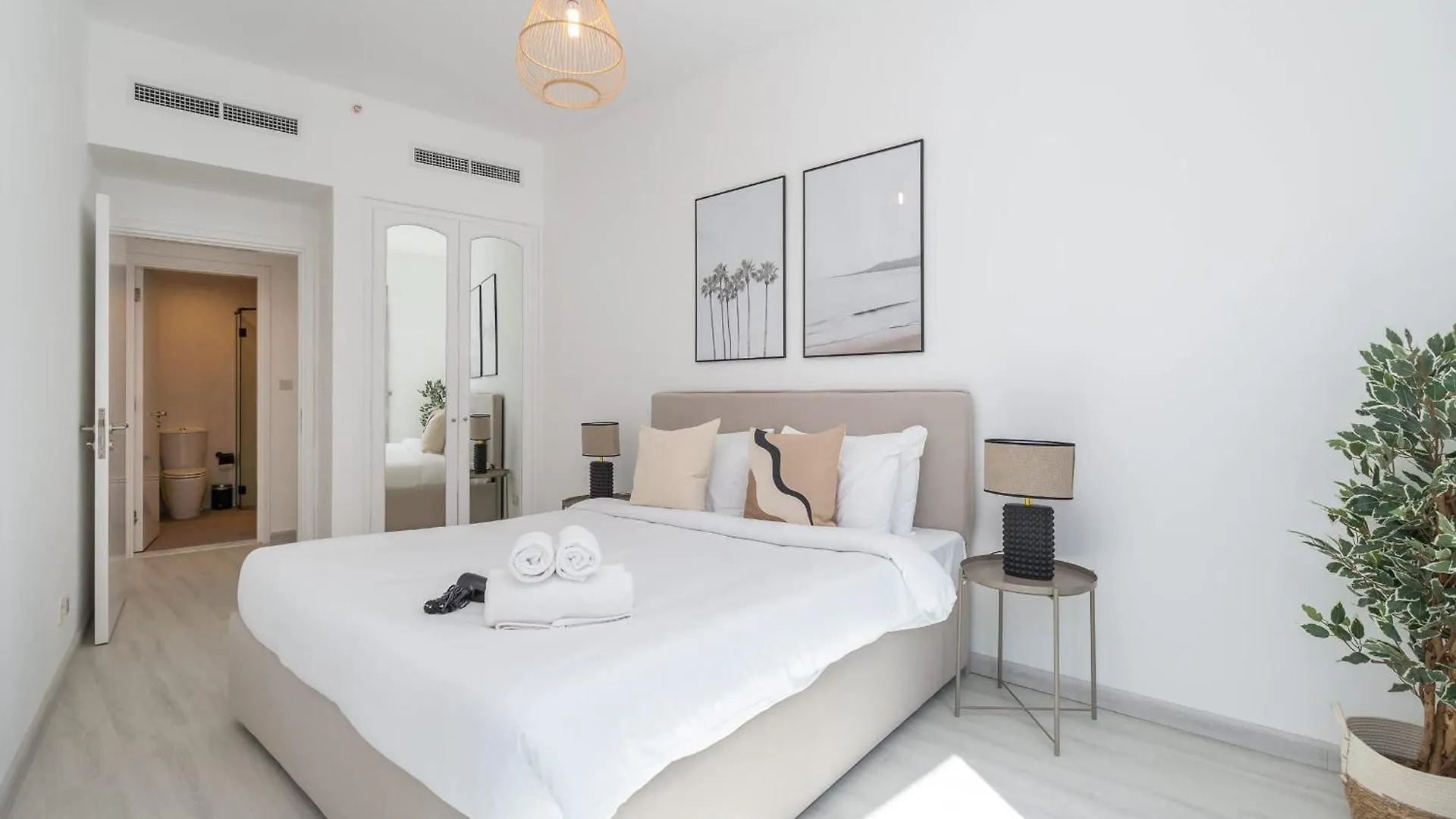 Apartment Exquisite 3-Bedrooms At Marina Terrace With Striking Views Of Dubai Marina! United Arab Emirates