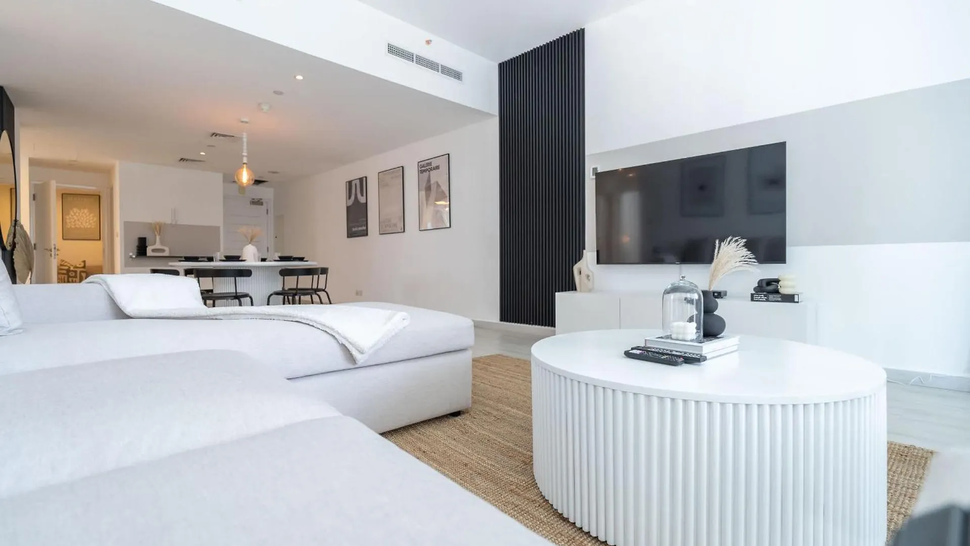 Apartment Exquisite 3-Bedrooms At Marina Terrace With Striking Views Of Dubai Marina!