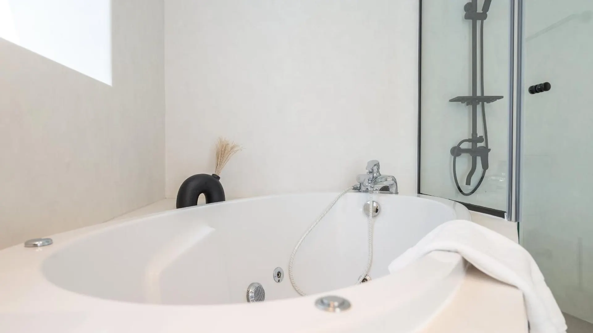 Exquisite 3-Bedrooms At Marina Terrace With Striking Views Of Dubai Marina! Apartment