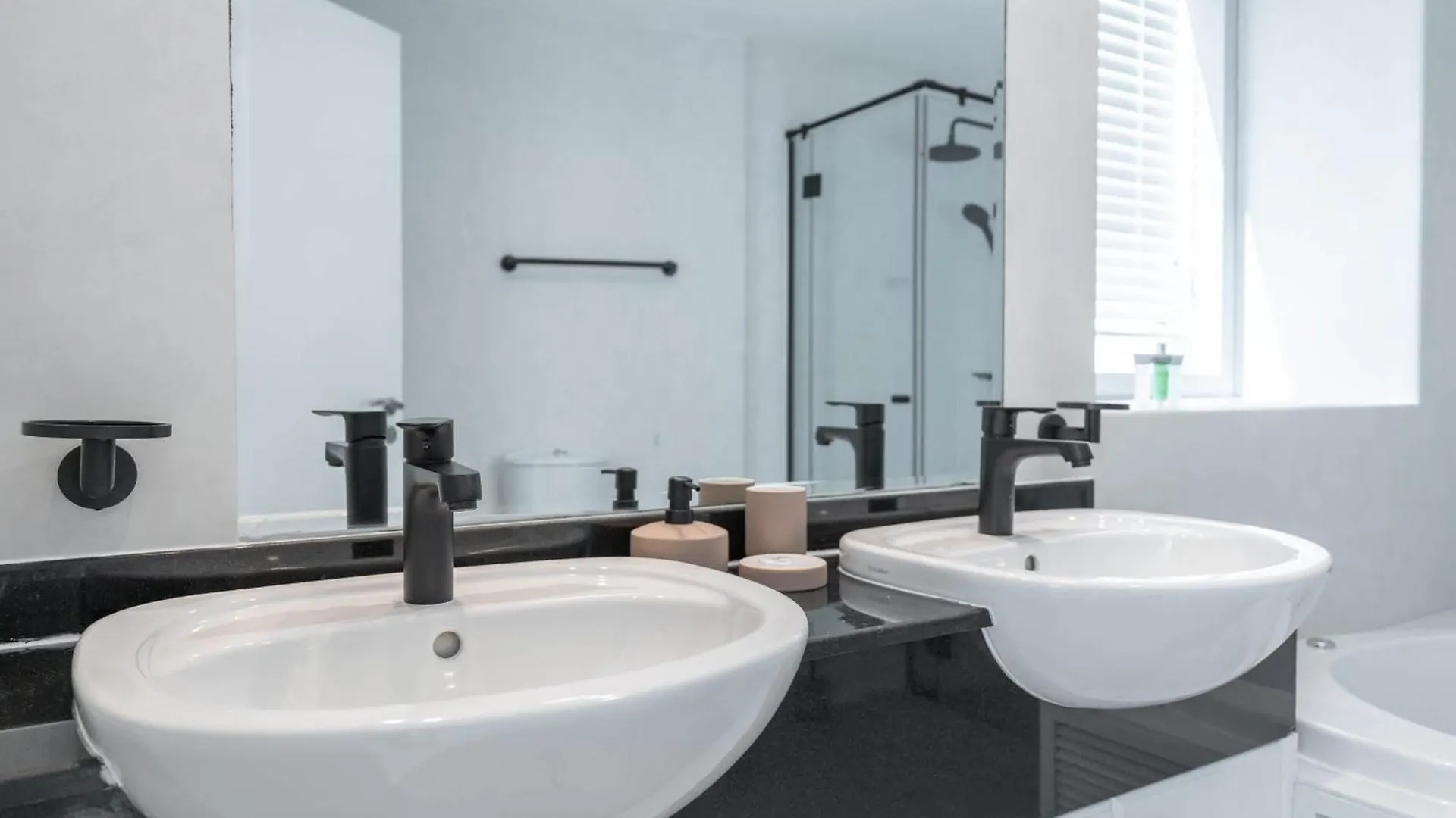 Exquisite 3-Bedrooms At Marina Terrace With Striking Views Of Dubai Marina!
