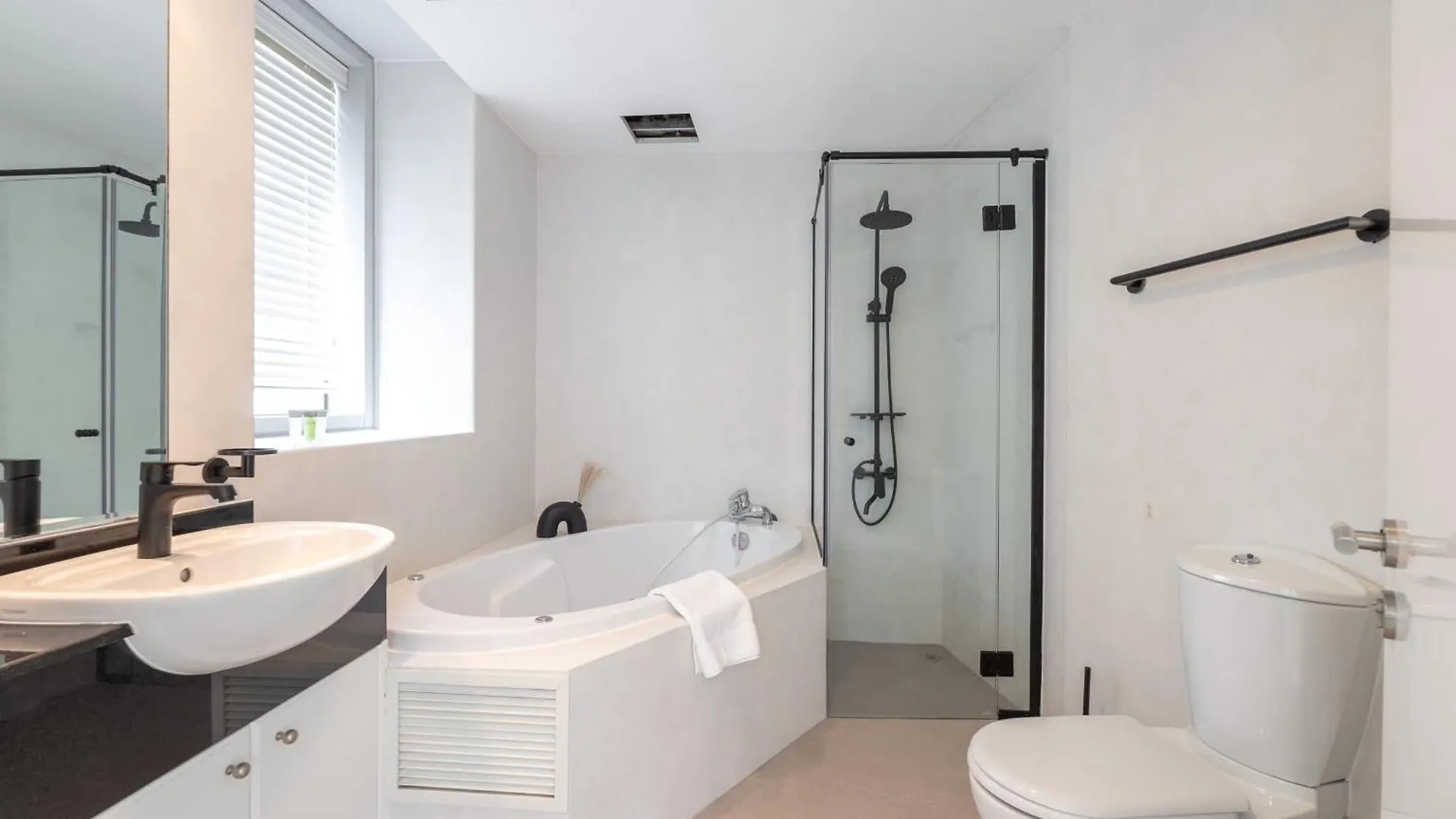 Exquisite 3-Bedrooms At Marina Terrace With Striking Views Of Dubai Marina! Apartment