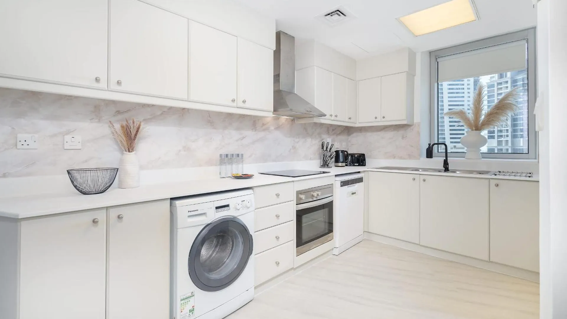 Apartment Exquisite 3-Bedrooms At Marina Terrace With Striking Views Of Dubai Marina! United Arab Emirates